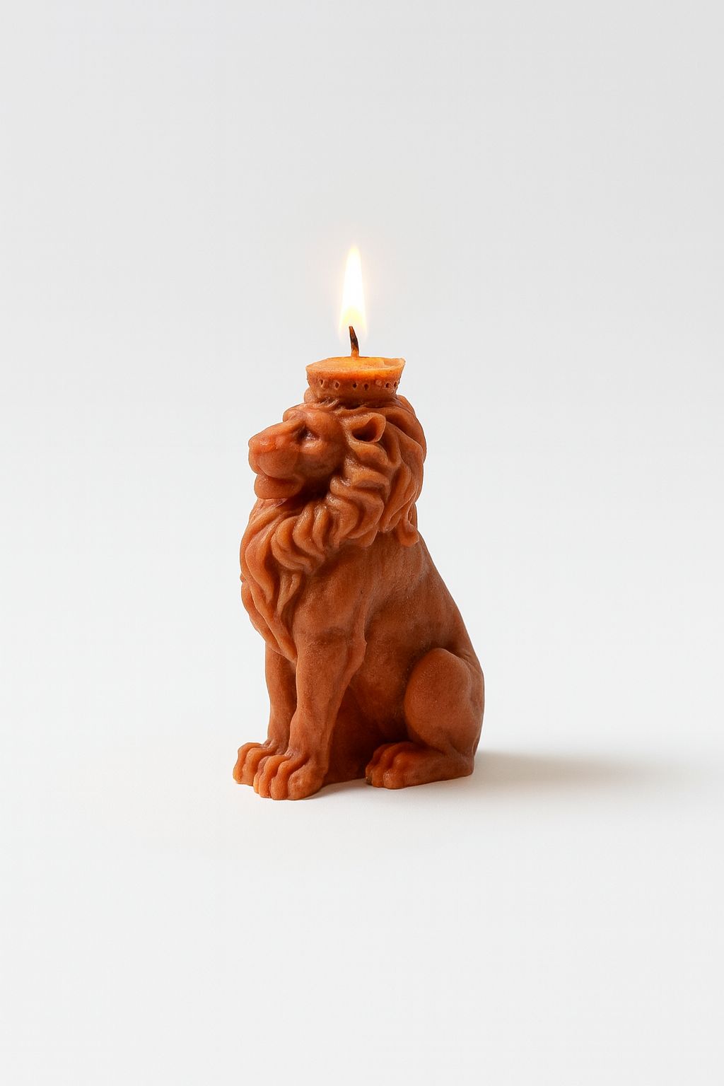 Regal Crowned Lion Candle – Amber Gold