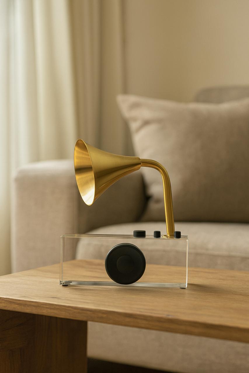 Vintage-Inspired Modern Gramophone Style Decorative Artefact